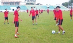 Các cầu thủ Đội Bóng đá Tiền Giang tập luyện chuẩn bị cho mùa giải mới.