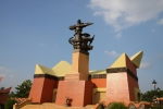 Nhà điêu khắc Nguyễn Hải, cuộc đời thầm lặng, tượng đài hoành tráng