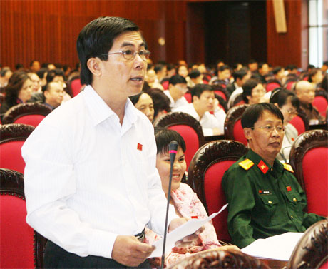 Ông Trần Văn Tấn phát biểu tại kỳ họp Quốc hội. Ảnh: Tư liệu