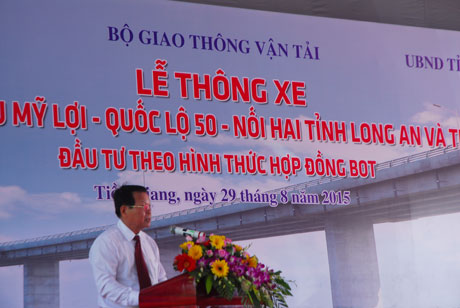 ông Nguyễn Văn Khang, Phó Bí thư Tỉnh ủy, Chủ tịch UBND tỉnh phát biểu tại buổi Lễ.
