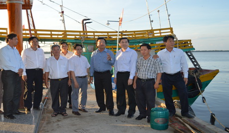 Thăm doanh nghiệp tư nhân thương mại dịch vụ thủy sản Thái Hòa.