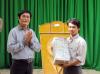 CLB Sáng tác trẻ Tiền Giang phối hợp tặng sách và tập cho trẻ em nghèo ở huyện Tân Phước