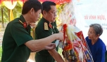 Trung tướng Nguyễn Trọng Nghĩa thăm, chúc Tết gia đình chính sách tỉnh Tiền Giang