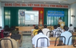 Nhà báo, nhiếp ảnh gia Nguyễn Duy Anh đang trình bày tại lớp bồi dưỡng. Ảnh: Như Lam