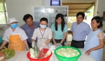Kiểm tra VSATTP bếp ăn tập thể tại KCN Tân Hương