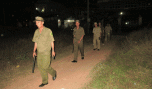 Đội dân phòng xe Hon da khách CCB ấp Phước Hoà, xã Phước Thạnh đi tuần tra vào ban đêm.