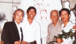 Nghệ sĩ nhân dân Hoàng Tuyển (thứ ba từ trái sang).