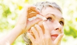Hạn chế khô mắt ở người lớn tuổi