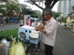 Sài Gòn: Trở về ngày xưa nếm món kẹo tơ hồng