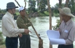 Khảo sát việc phòng, chống úng cho cây khóm tại huyệnTân Phước.