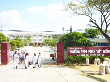 Trường THPT Phan Việt Thống