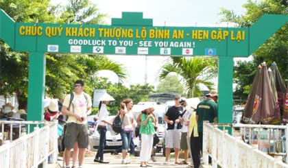 Du lịch nghỉ dưỡng, một loại hình du lịch đang phát triển mạnh ở Cái Bè. (Ảnh chụp tại một khu du lịch nghỉ dưỡng của huyện Cái Bè).