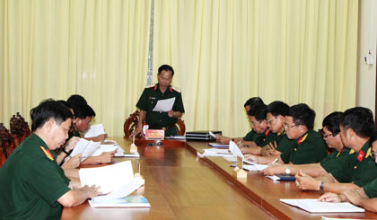 Thiếu tướng Lê Công Trường, Phó Tham mưu trưởng Bộ Tư lệnh Quân khu 9 đánh giá việc thực hiện công tác QS,QPĐP năm 2014 ở Tiền Giang.