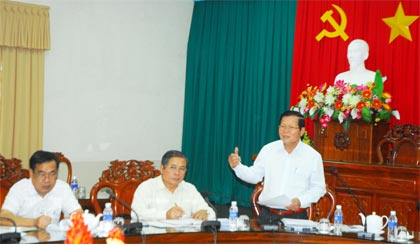 Ông Nguyễn Văn Khang phát biểu trong buổi làm việc với Tổ Khảo sát của Văn phòng Trung ương Đảng.