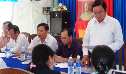 Đoàn giám sát của HĐND tỉnh làm việc tại huyện Tân Phú Đông.