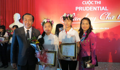 2 thí sinh đạt giải Nhất cuộc thi: Nguyễn Đoàn Mỹ Ngọc (Tiền Giang) và Trương Hoàn Mỹ (Trà Vinh)