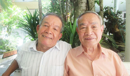 Ông Nguyễn Sĩ Hiệp (bên trái) và ông Bạch Ngọc Giáp.