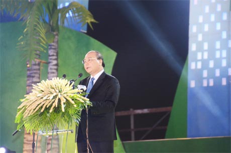 Phó Thủ tướng Nguyễn Xuân Phúc phát biểu chỉ đạo tại lễ hội Dừa lần thứ VI.
