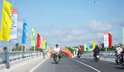 Cầu Phú Phong trên ĐT 864.