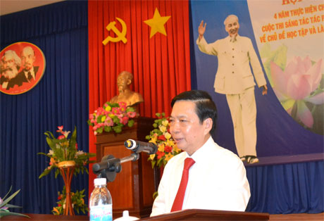 Ông Trần Thế Ngọc - Ủy viên BCH Trung ương Đảng, Bí thư Tỉnh ủy phát biểu chỉ đạo Hội nghị.