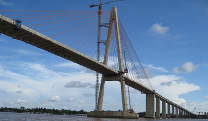  Cầu Rạch Miễu nối Tiền Giang với Bến Tre góp phần thúc đẩy phát triển du lịch giữa hai địa phương khu vực ĐBSCL (Ảnh: K.V)