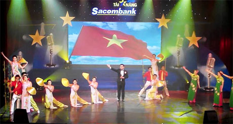 Sacombank Tiền Giang với tiết mục đoạt Huy chương Bạc của Biên đạo múa Anh Tuấn ở Hội thi ngành Ngân hàng toàn miền Nam.