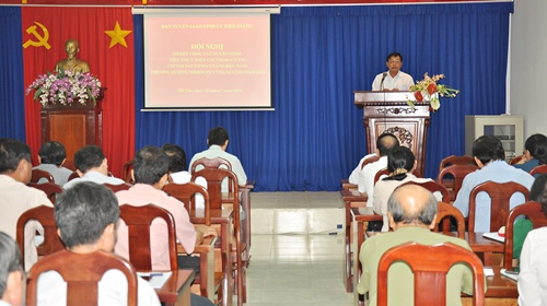  Đồng chí Nguyễn Anh Tuấn - Ủy viên Ban Thường vụ Tỉnh ủy, Trưởng Ban Tuyên giáo Tỉnh ủy phát biểu chỉ đạo hội nghị