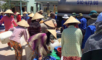 Bà con xã Tân Phước huyện Gò Công Đông đang nhận nước do CLB “Bát cháo đêm” hỗ trợ.