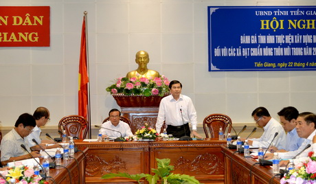 Chủ tịch UBND tỉnh Lê Văn Hưởng phát biểu tại Hội nghị.