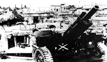 Quân giải phóng chiếm lĩnh trận địa pháo của ngụy tại quận Châu Thành.