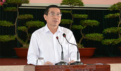 Ông Lê Văn Hưởng, Phó Bí thư Tỉnh ủy, Chủ tịch UBND tỉnh phát biểu chỉ đạo tại hội nghị