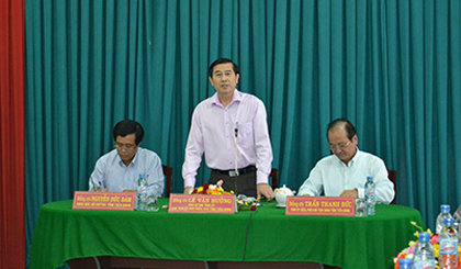 Ông Lê Văn Hưởng, Phó Bí thư Tỉnh ủy, Chủ tịch UBND tỉnh phát biểu chỉ đạo tại buổi làm việc với Trung tâm huấn luyện và thi đấu TDTT