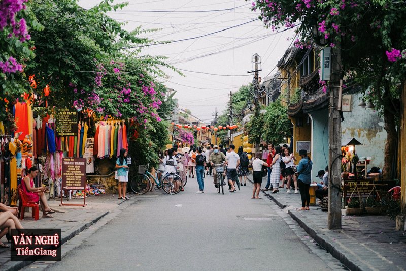 Phân tích đoạn trích Kim Kiều gặp gỡ: mối tình đầu đẹp
