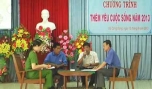 Anh Phạm Thanh Tú và anh Lâm Đức Hiệp giao lưu tại buổi gặp mặt trong Chương trình “Thêm yêu cuộc sống”.