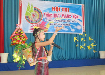 Thí sinh tham gia vòng sơ tuyển tại huyện Tân Phú Đông