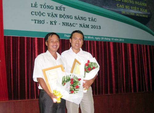 Hai tác giả Tiền Giang đạt giải cuộc vận động sáng tác về ngành Cao su