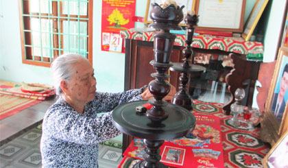 Mẹ Việt Nam Anh hùng Nguyễn Thị Chung (là 1 trong 3 mẹ còn sống trong 26 mẹ được phong tặng danh hiệu).