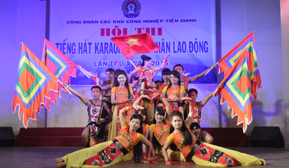 Tiết mục ca múa với bài hát Bản Hùng Ca Chim Lạc đoạt giải A.
