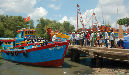 Bến đò chỡ khách tuyến cảng cá Vàm Láng- Vũng Tàu.
