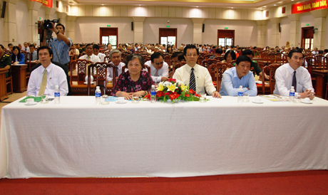 Các đồng chí là lãnh đạo trung ương quê hương Tiền Giang và lãnh đạo tỉnh đương nhiệm, và đã nghỉ hưu về dự họp mặt